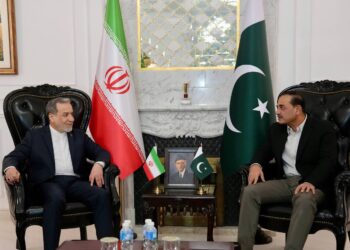 سفر وزیر خارجه‌ی ایران به پاکستان؛ صداوسیما: عراقچی حامل پاسخ تهران به پیشنهادات اسلام‌آباد است