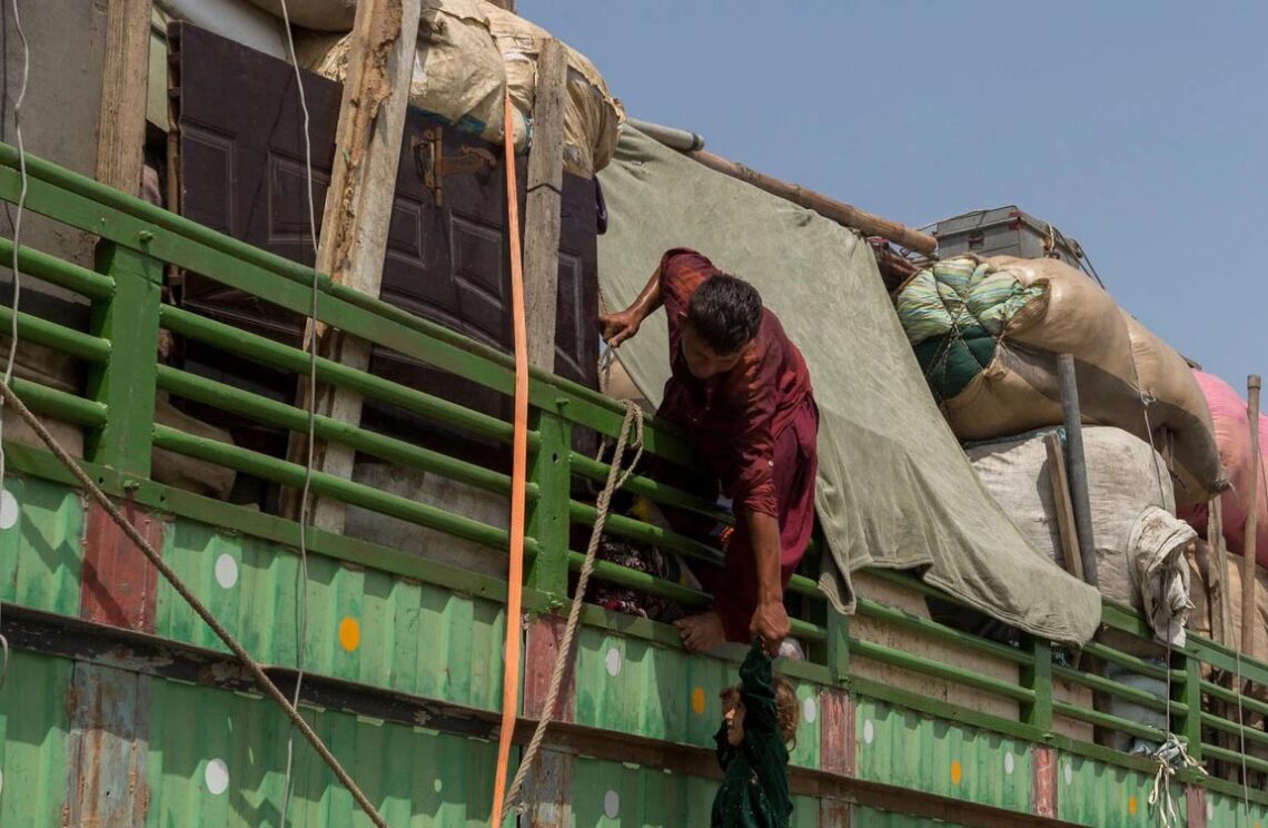 طالبان می‌گوید پاکستان در یک روز بیش از ۴ هزار مهاجر افغانستان را اخراج کرد