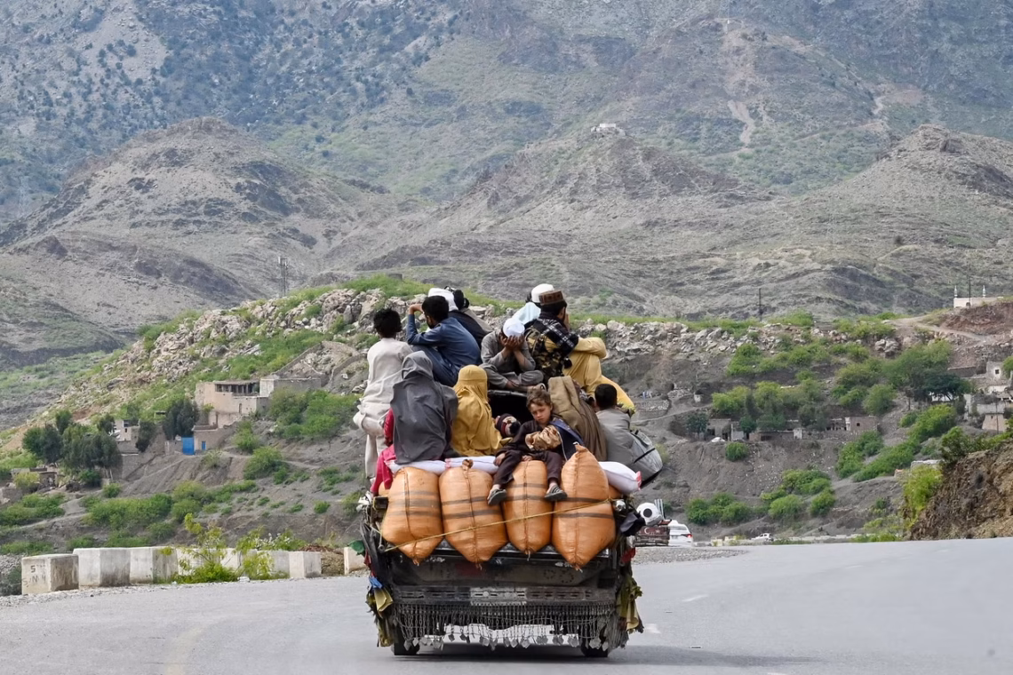 طالبان خواستار توقف «آزار و اذیت» مهاجران افغانستان در پاکستان شد