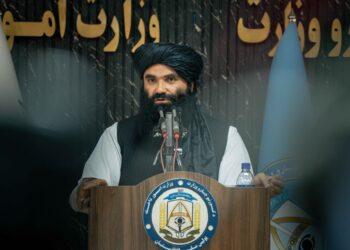 دستور حقانی: والی‌ها و فرماندهان طالبان در ایام عید از ولایات مربوطه‌ی خود خارج نشوند