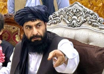 والی طالبان در بلخ به مجروحان جنگی این گروه «کمک نقدی فوق‌العاده» ارائه کرد