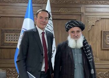 دیپلومات بریتانیایی اهمیت جمعیت تحصیل‌کرده را به وزیر طالبان یادآوری کرد