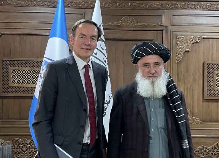 دیپلومات بریتانیایی اهمیت جمعیت تحصیلکرده را به وزیر طالبان یادآوری کرد