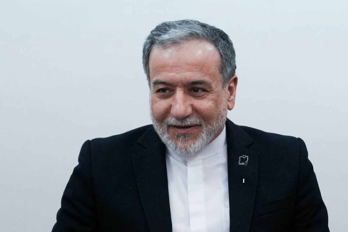 عراقچی: در صورت بازگشت امریکا به میدان جنگ، شگفتی‌های بیشتری برایش رونما خواهیم کرد