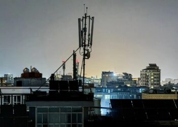 شهروندان می‌گویند انترنت افغانستان نه کیفیت دارد و نه هزینه‌ی مناسب