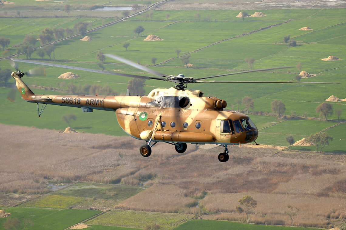 در پی سقوط بالگردی در پاکستان، تمامی سرنشینان آن جان باختند