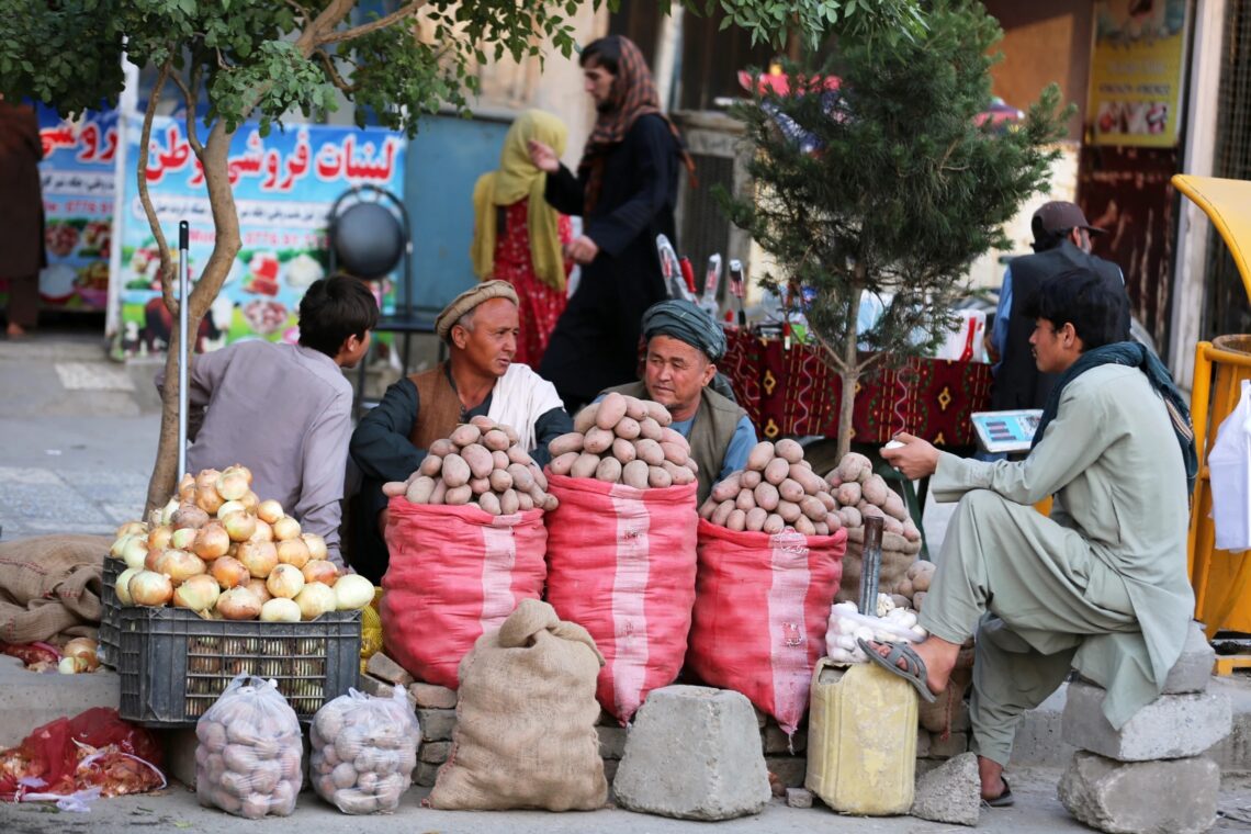 بانک جهانی: صادرات و واردات افغانستان در ماه می کاهش یافتند