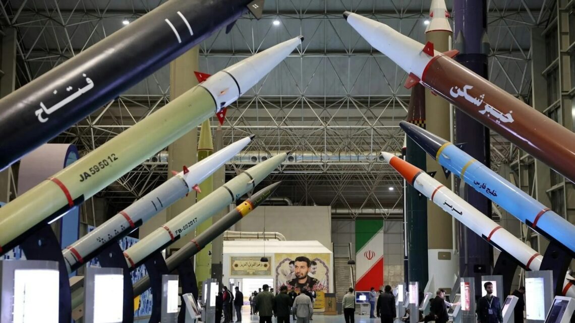 ایران: اگر حملات امریکا ادامه یابند، آماده‌ی «عملیات پشیمان‌کننده» می‌شویم