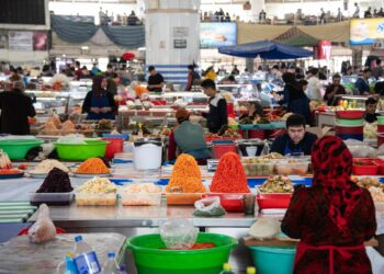حجم بازرگانی افغانستان و ازبیکستان در پنج ماه نزدیک به یک میلیارد دالر بوده است