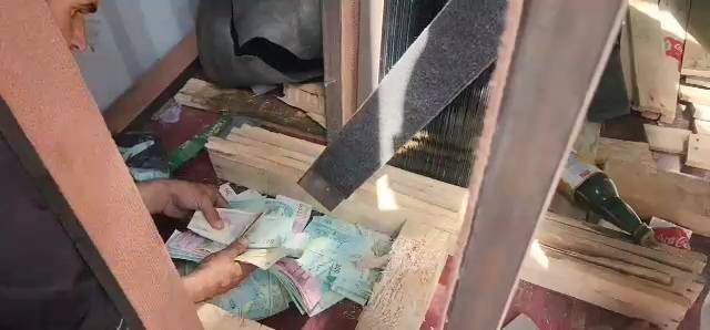 ایران از ضبط ۷.۴ میلیارد تومان هنگام قاچاق به افغانستان خبر داد