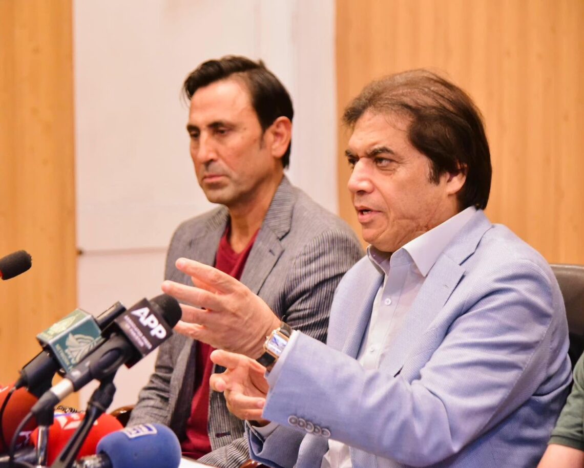وزیر پاکستانی: طالبان مورد حمایت هند و اسرائیل را محکوم کنیم