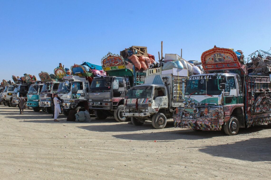 طالبان می‌گوید روز گذشته نزدیک به سه هزار مهاجر از پاکستان برگشتند