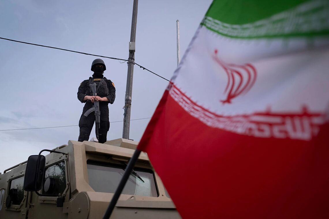 ایران حملات به نفتکشها در تنگهی هرمز و تاسیسات امریکایی در منطقه را ادامه میدهد