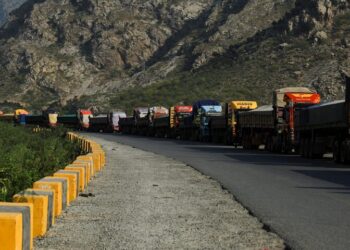 تاجیکستان: ترانزیت کالا از افغانستان و ایران تقریباً متوقف شده است