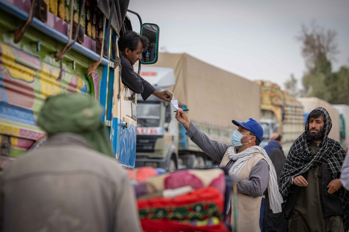 طالبان میگوید نزدیک به یک هزار و ۴۰۰ مهاجر دیگر از پاکستان برگشتند