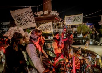 طالبان در سالروز بازگشت به قدرت از کشورها خواست که علیه این گروه نکنند