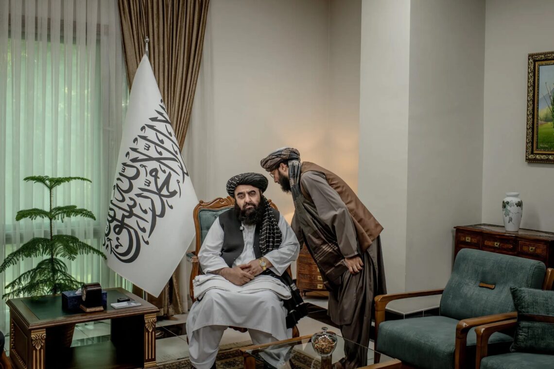 متقی از امریکا خواست به افغانستان برگردد، اما نه با نیروی نظامی