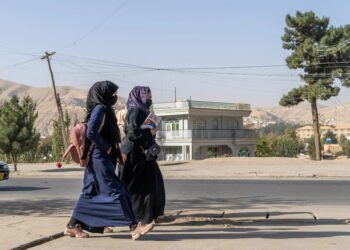 طالبان: زنان در خانه بمانند و خدمت‌گذار شوهران‌شان باشند
