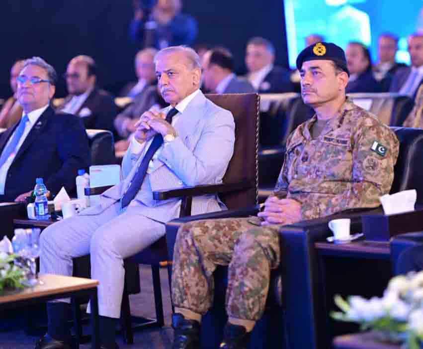 نخستوزیر پاکستان به طالبان: فوراً از تبدیلشدن افغانستان به «پناهگاه هراسافگنان» جلوگیری کنید