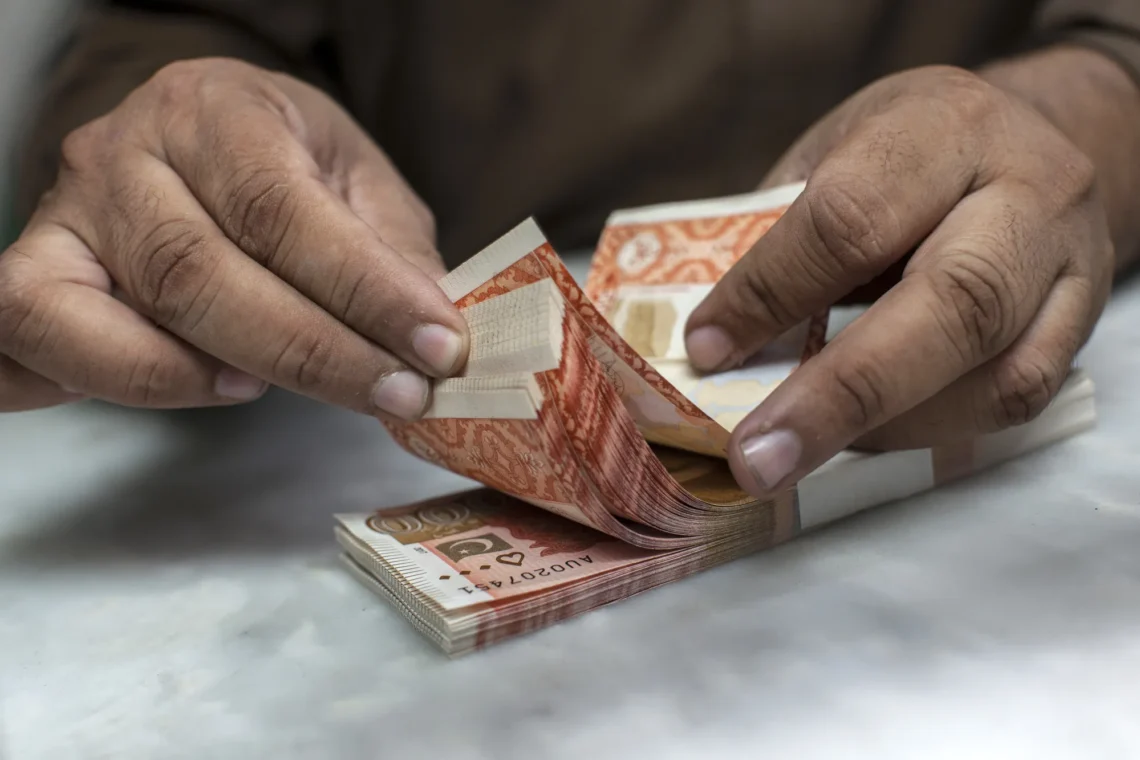 طالبان از باشندگان خوست خواسـت جداً از استفادهی کلدار پاکستانی در معاملات خودداری کنند
