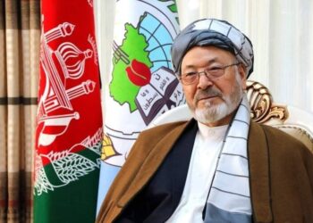 خلیلی به طالبان: عبدالرحمان نتوانست هزاره‌ها را نابود کند، شما نیز نمی‌توانید