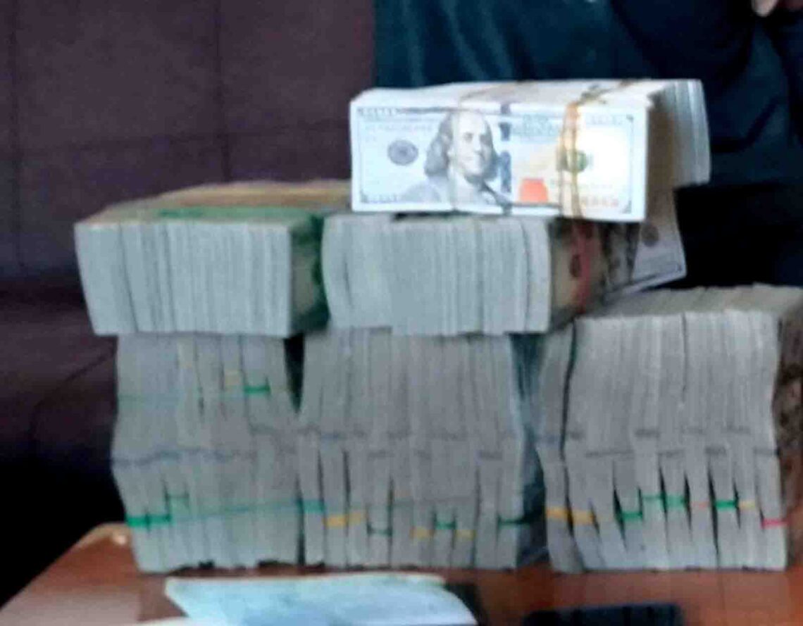 طالبان از جلوگیری از قاچاق ۵۸۰ هزار دالر به ایران خبر داد