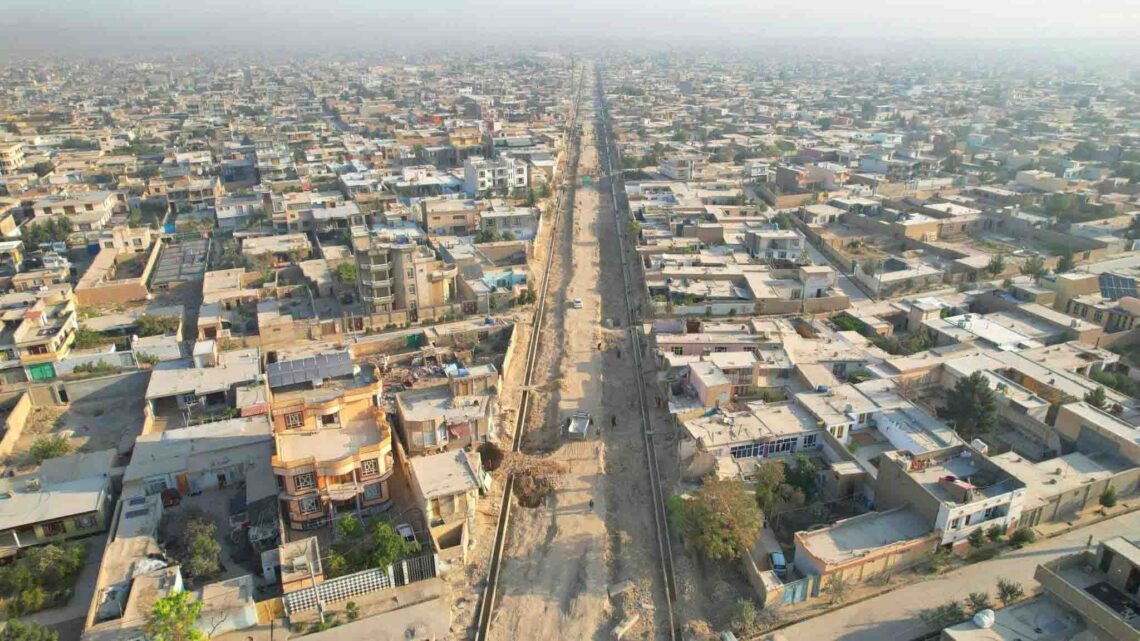 بیش از ۹۲ درصد از جاده‌های افغانستان خاکی هستند