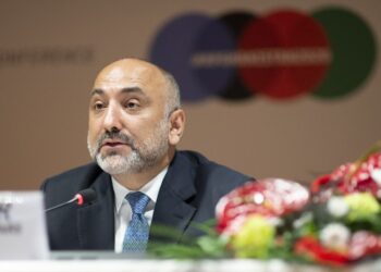اتمر جنجال بر سر زبان «ملی» را علیه همبستگی و وحدت مردم دانست