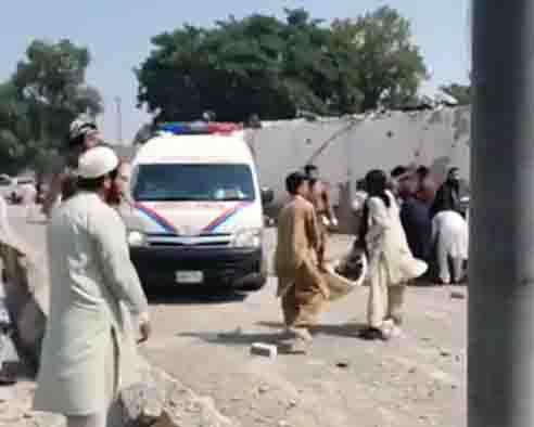 حمله به مقر پولیس کوهات پاکستان ۱۶ کشته به جا گذاشت