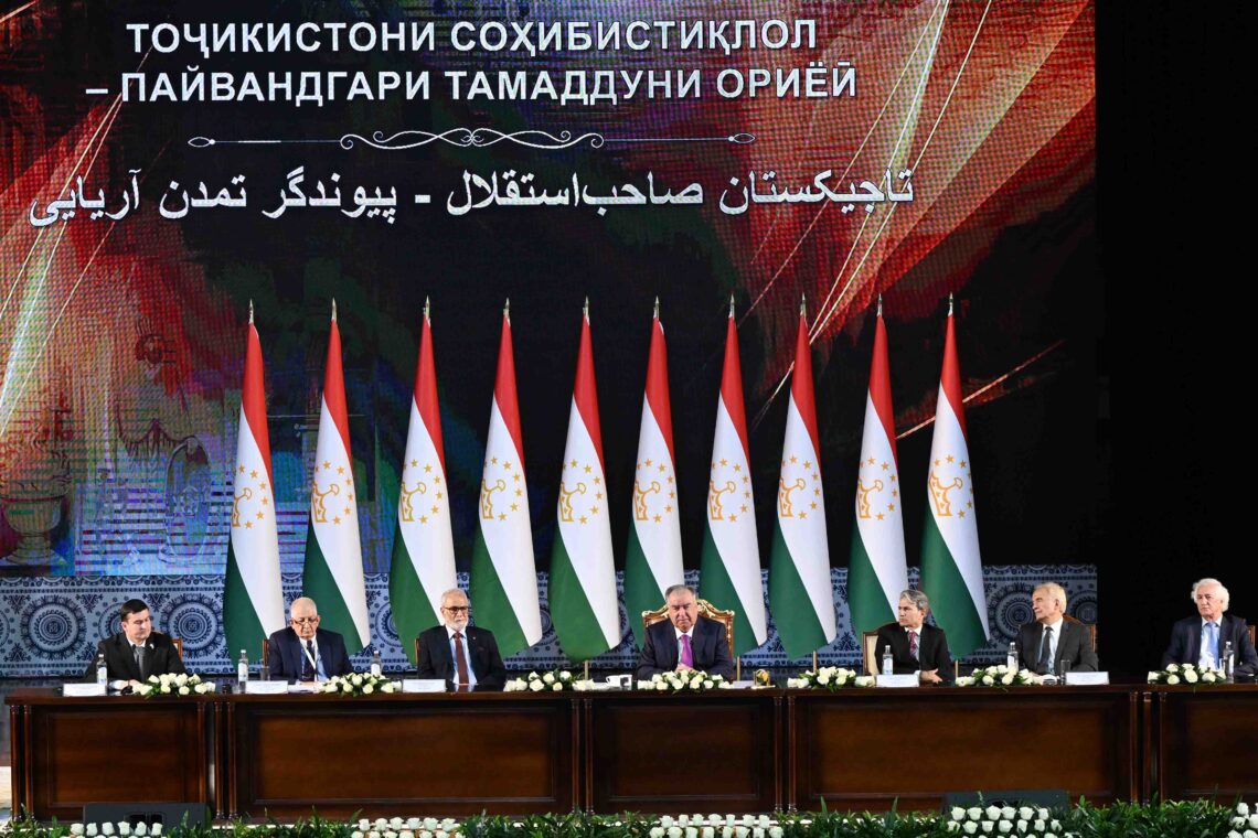 نویسندگان افغانستان در همایشی در تاجیکستان شرکت کردند