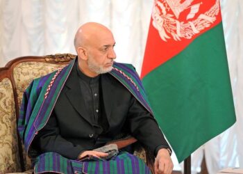 کرزی: مردم افغانستان در برابر حملات پاکستان متحد ایستاده‌اند