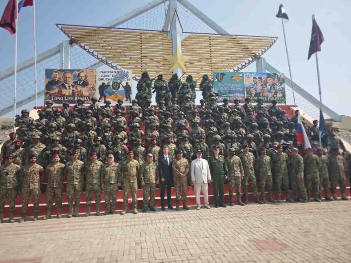 روسیه و پاکستان در همسایگی افغانستان رزمایش برگزار کردند