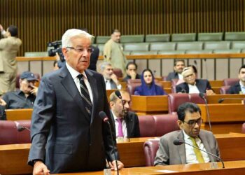 وزیر دفاع پاکستان: وزیر اعلی خیبرپختونخوا از فردی مستقر در افغانستان دستور می‌گرفت